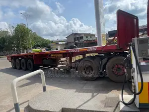 Daf Xf Single Axle With Helper. Trailer Inclusive