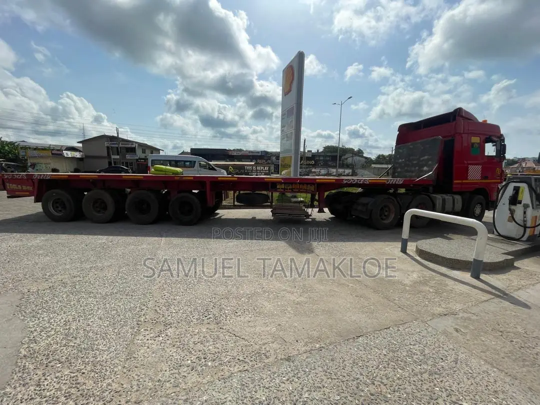 Daf Xf Single Axle With Helper. Trailer Inclusive