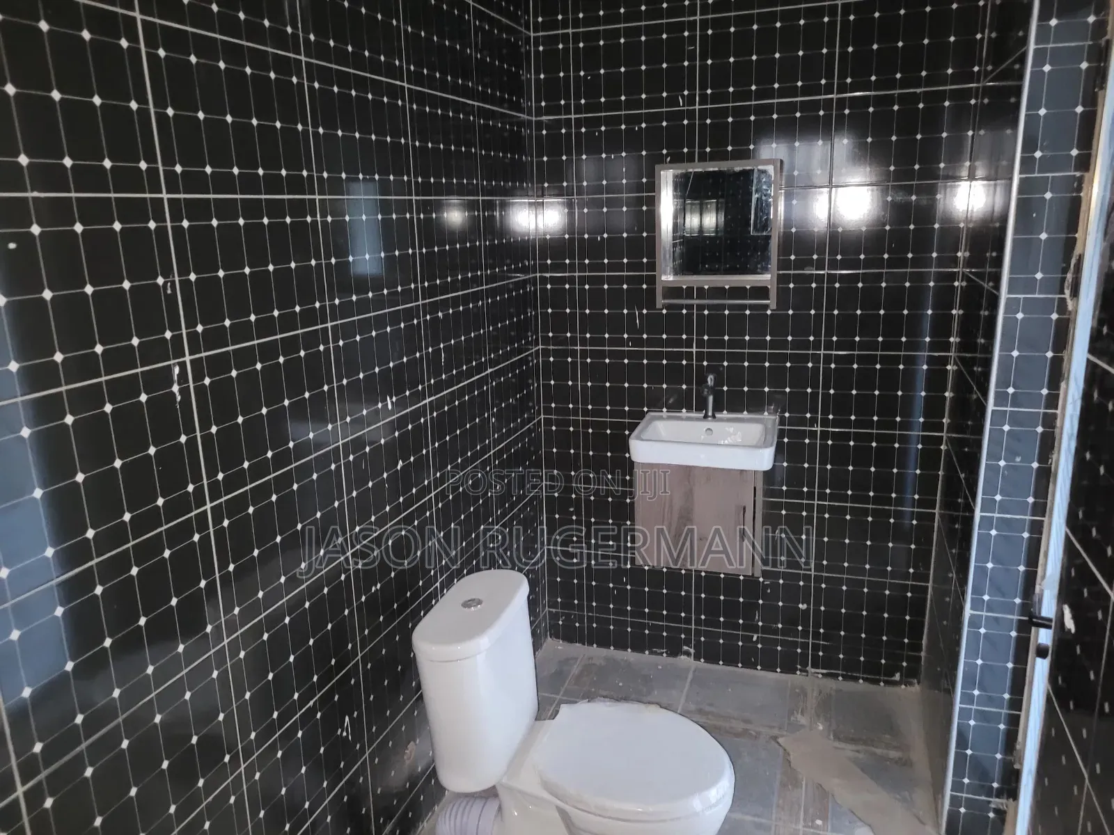 Furnished 3bdrm Apartment in Adom Nhyira Estate., Amasaman for sale