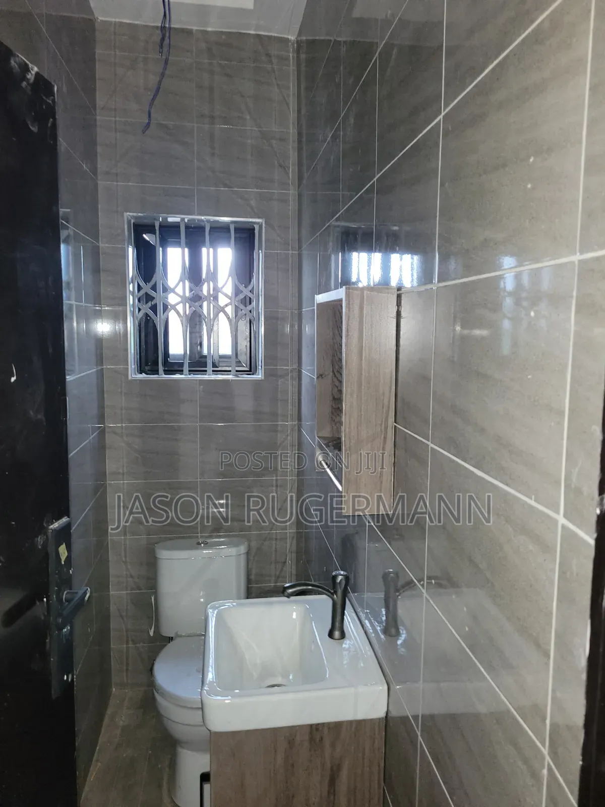 Furnished 3bdrm Apartment in Adom Nhyira Estate., Amasaman for sale