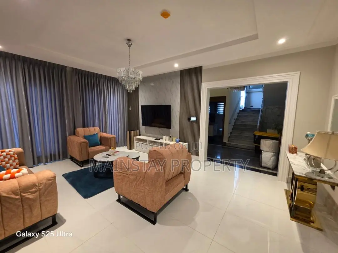Furnished 5bdrm Townhouse / Terrace in Airport Residential Area