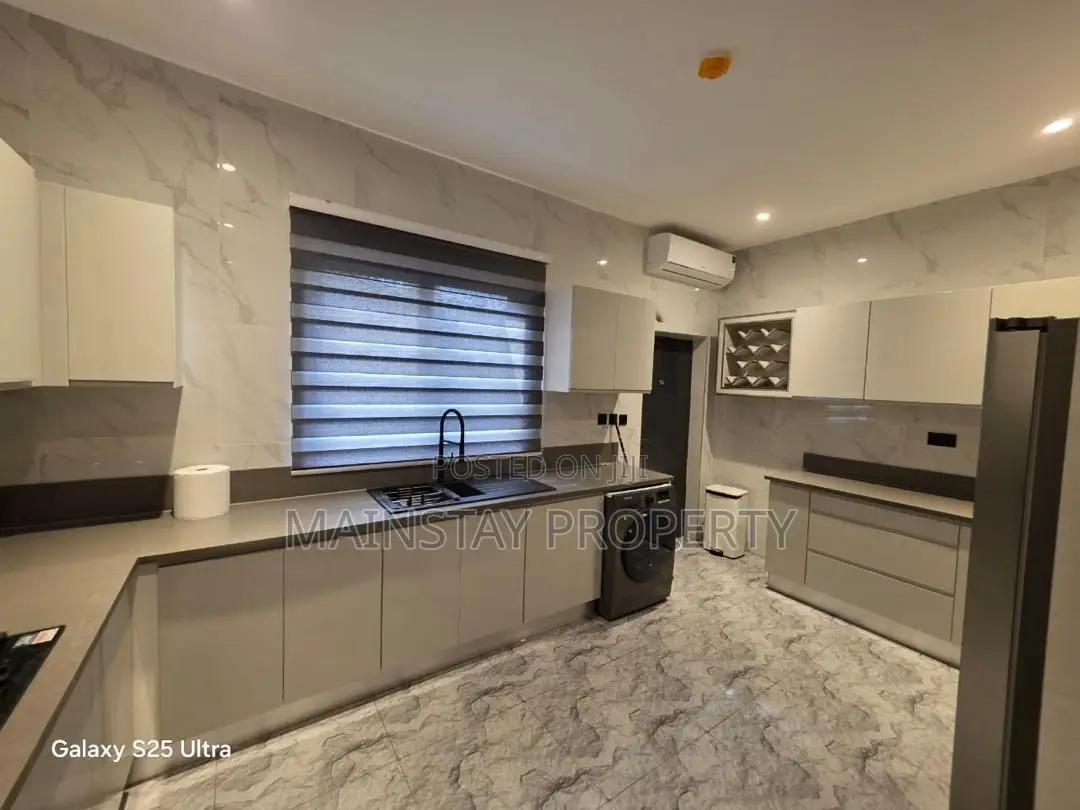 Furnished 5bdrm Townhouse / Terrace in Airport Residential Area