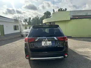 Mitsubishi Outlander 2.0 PHEV AWD 2018 Black
