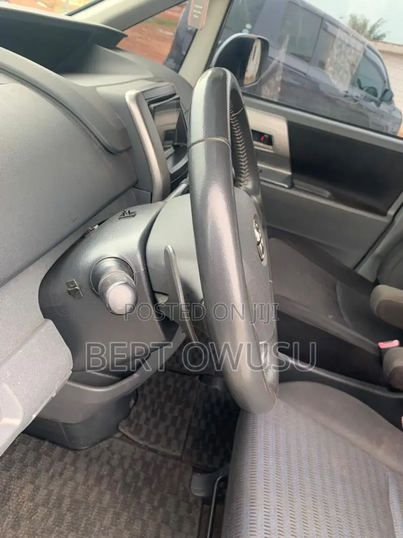Toyota Voxy 2012 White