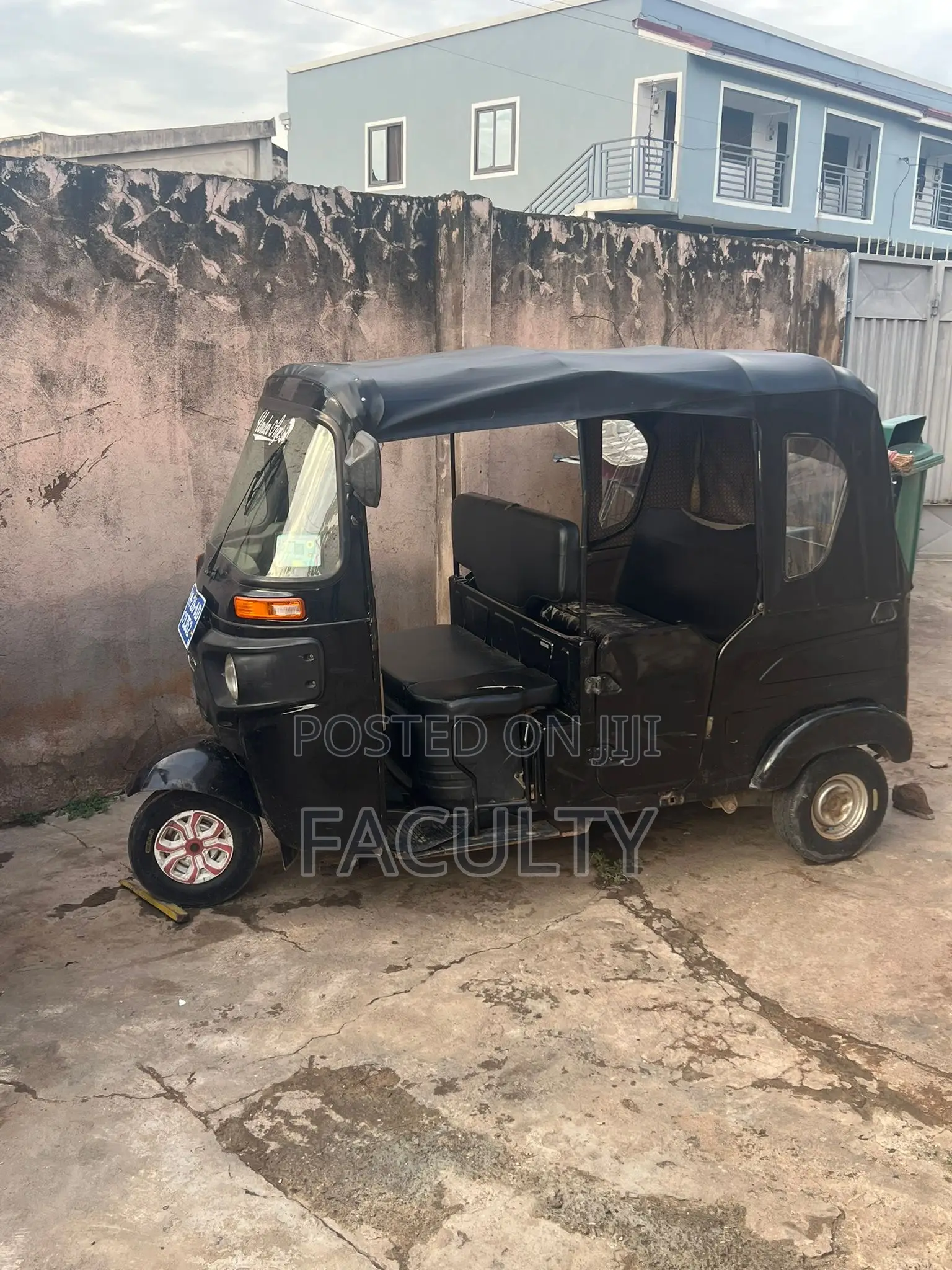 Bajaj RE 2022 Black