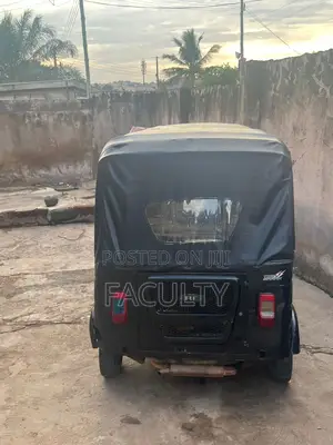 Bajaj RE 2022 Black