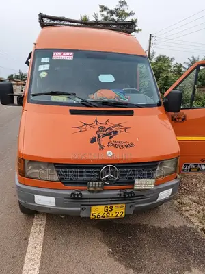 Mercedes-Benz Sprinter 2012 Orange