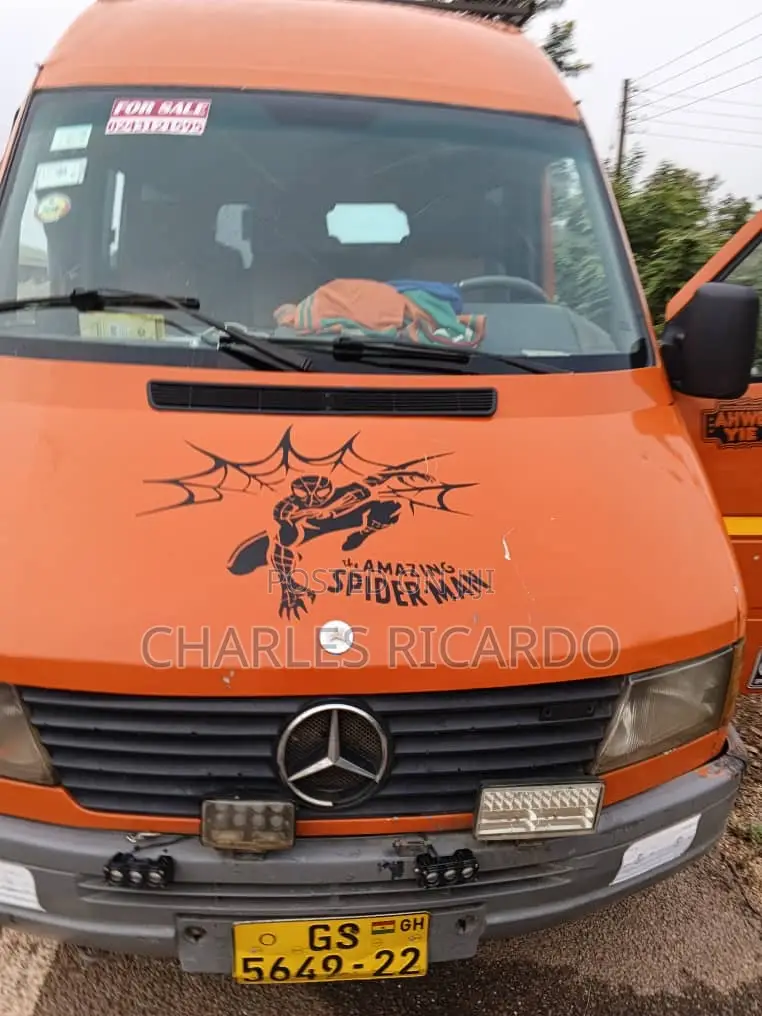 Mercedes-Benz Sprinter 2012 Orange