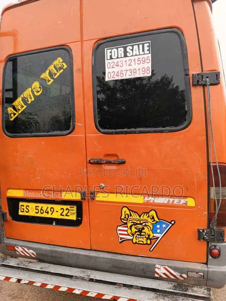 Mercedes-Benz Sprinter 2012 Orange
