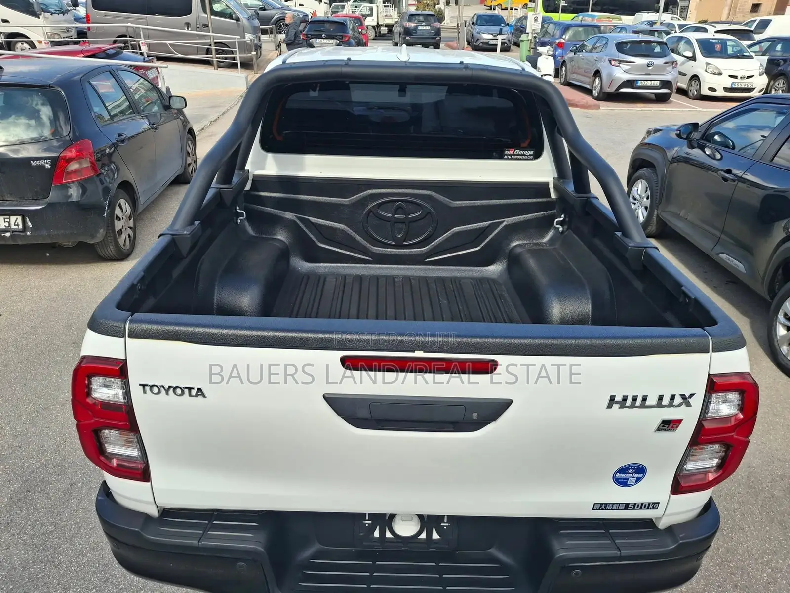 Toyota Hilux 2022 White