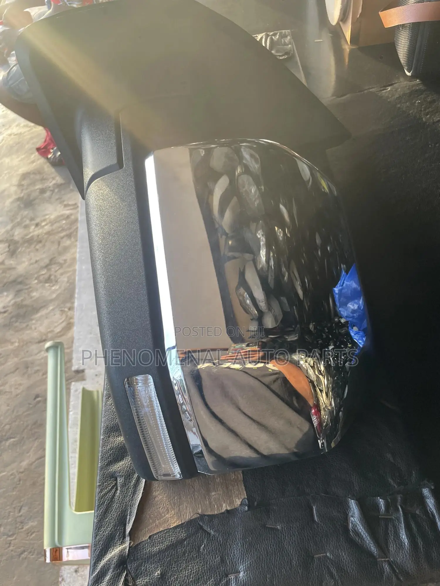 Ford F150 2016-2020 Chrome Side Mirror With Sensor and Light