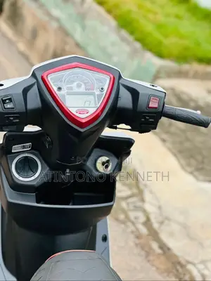 Piaggio Scooter 2022 White