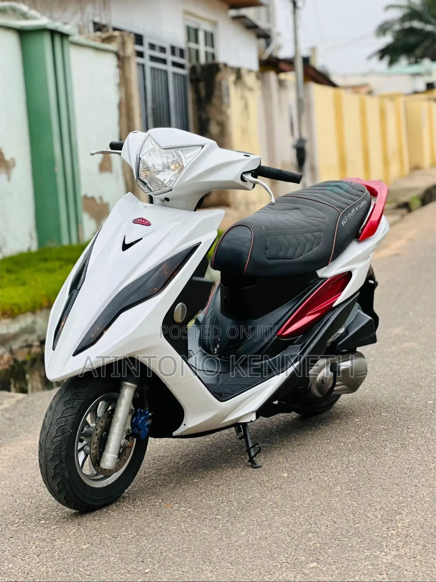 Piaggio Scooter 2022 White
