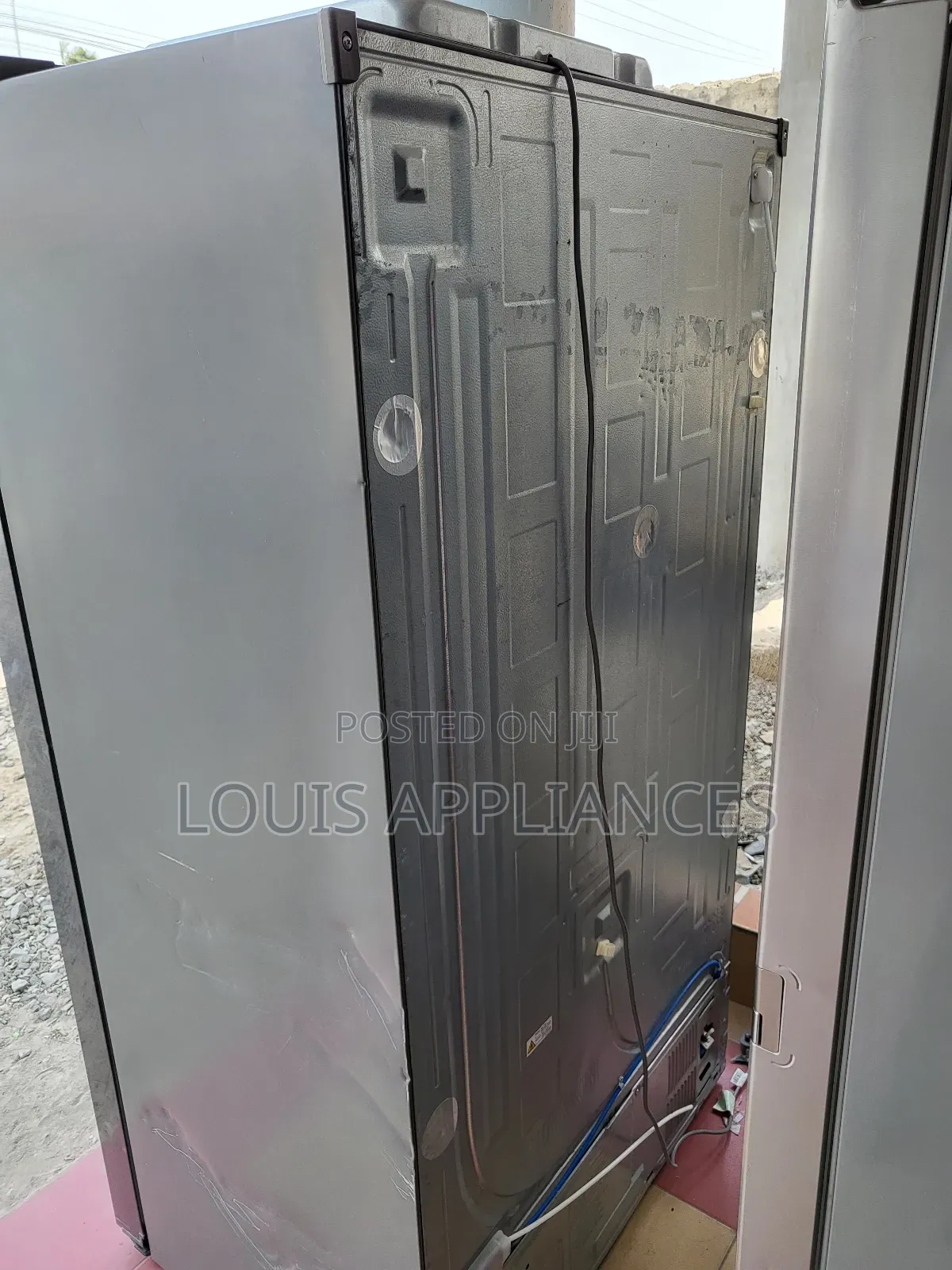 Neat Powerful Lg 500l Side-by-Side Refrigerator – Large Capacity.