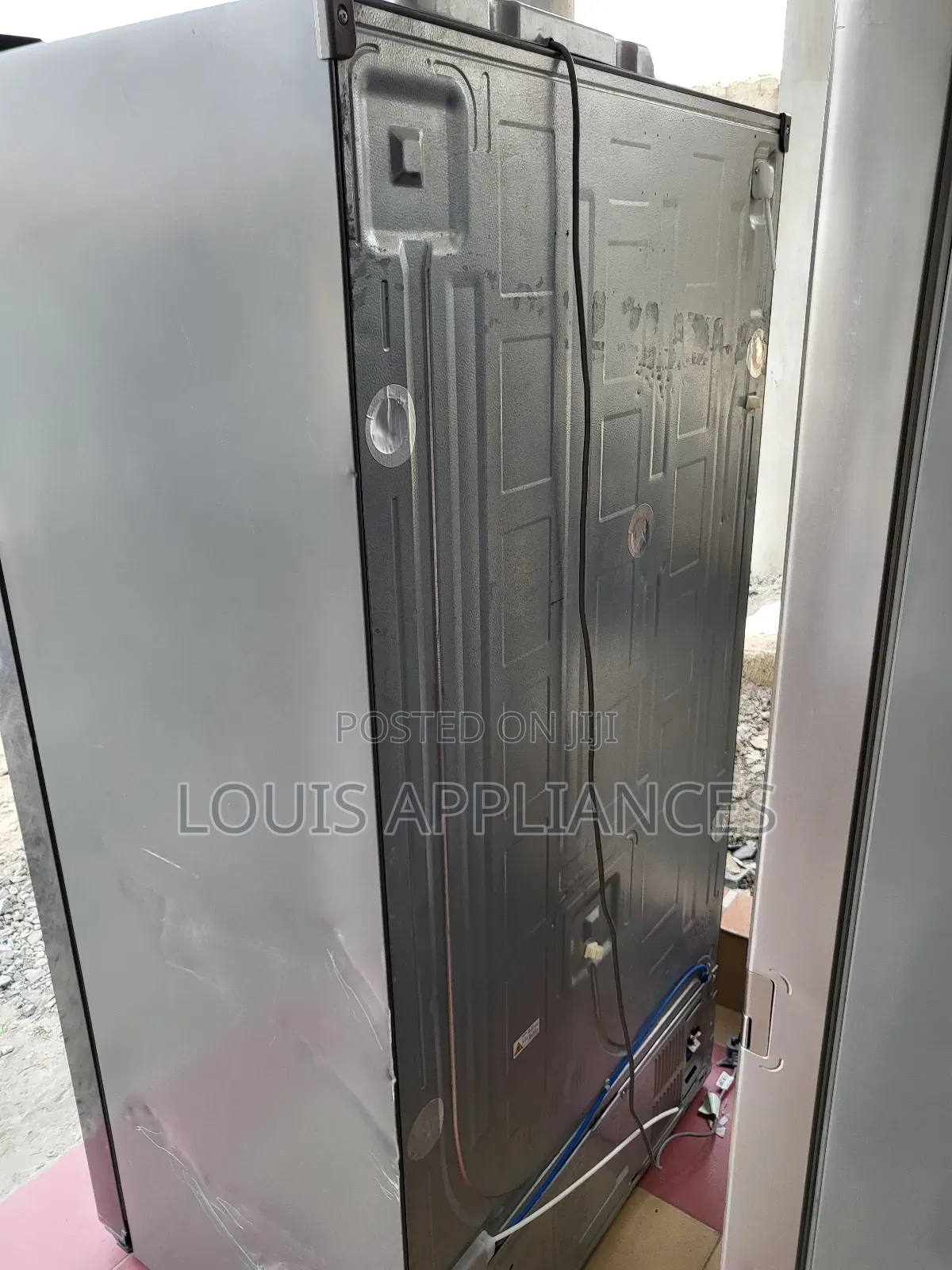 Neat Powerful Lg 500l Side-by-Side Refrigerator – Large Capacity.