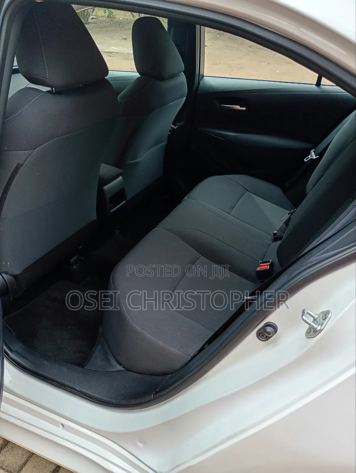 Toyota Corolla LE 2020 White