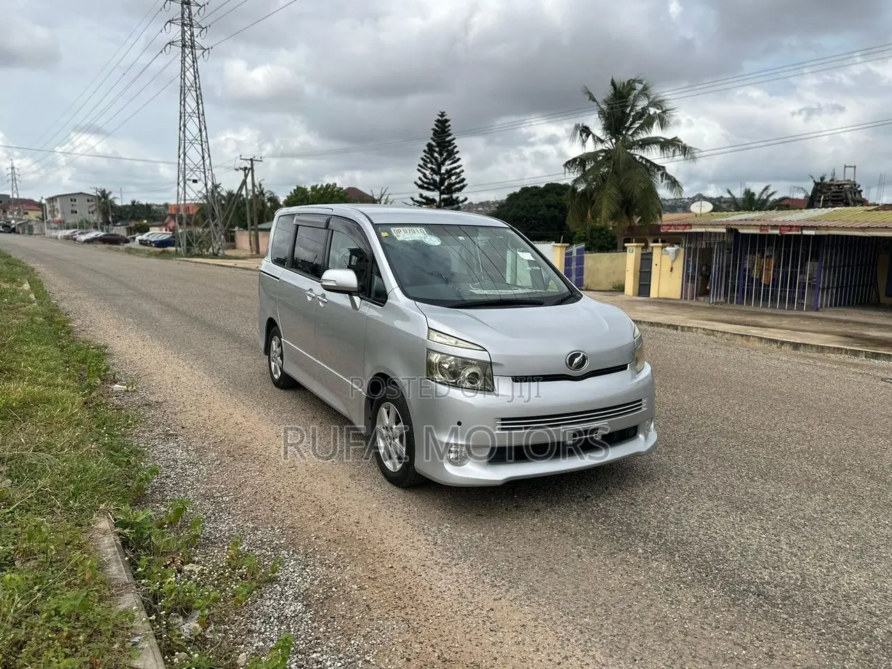 Toyota Voxy 2013 Silver