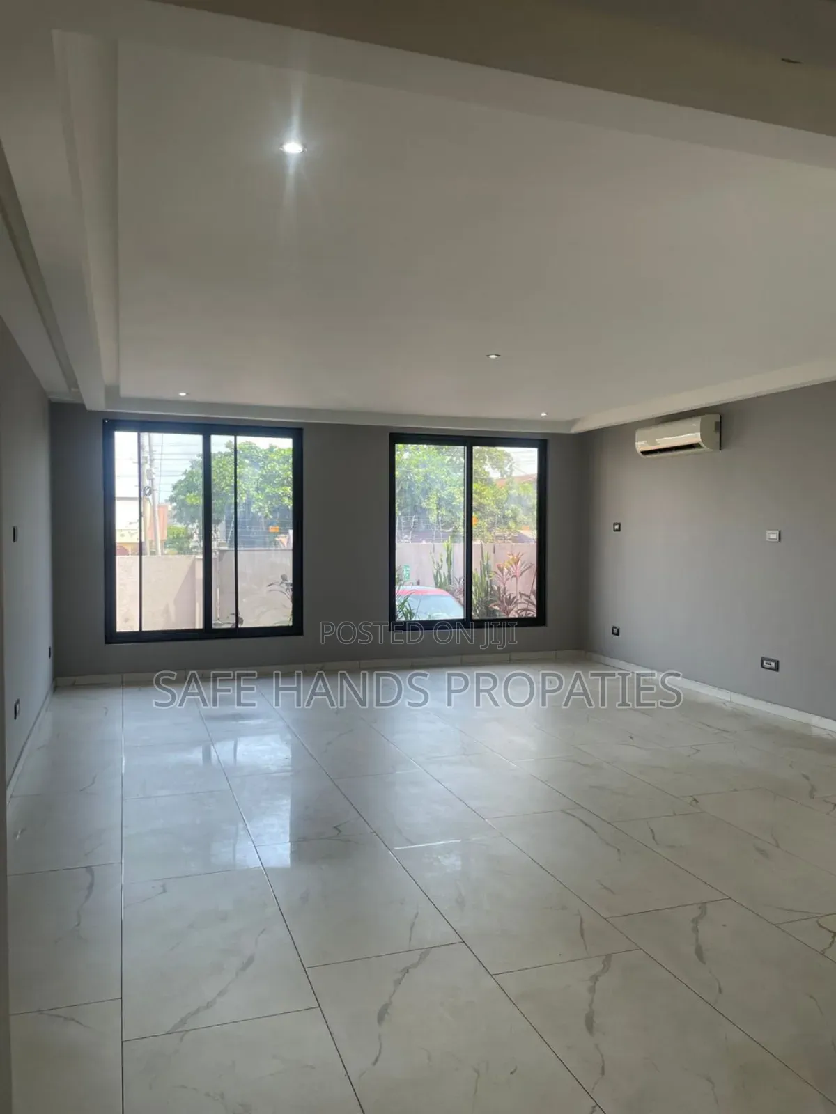 5bdrm Duplex in Accra Metropolitan for rent