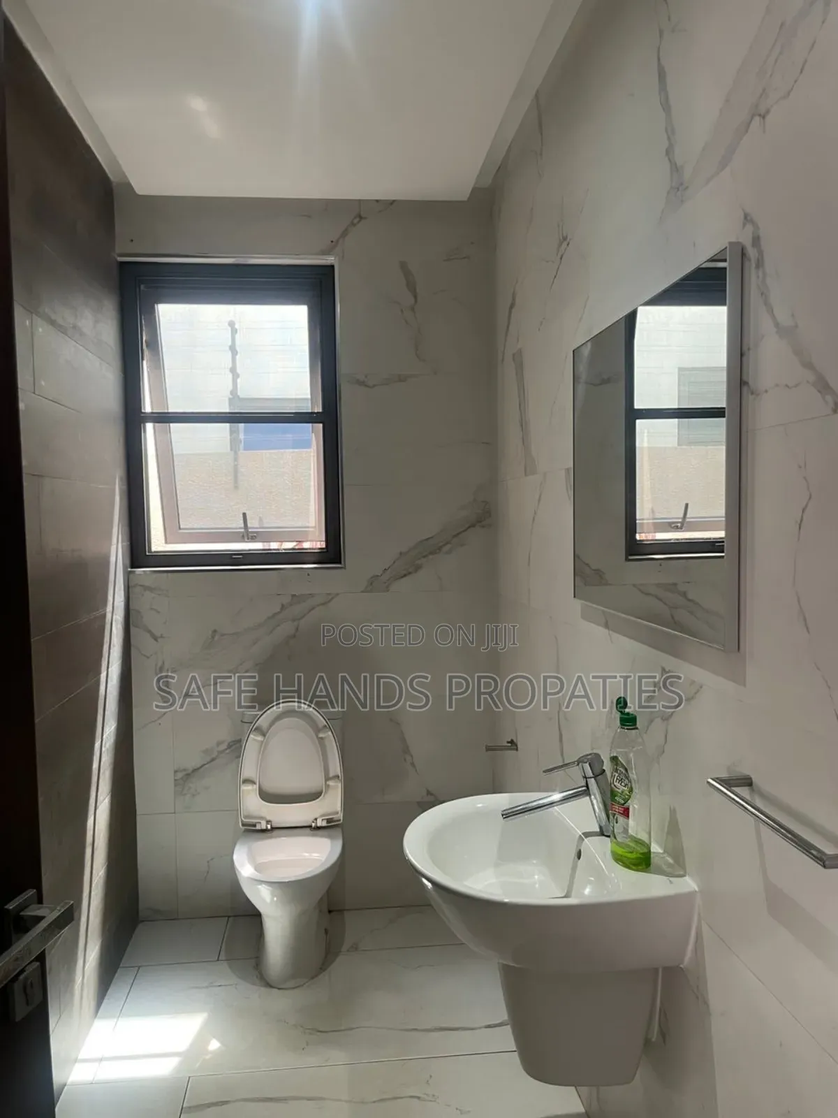 5bdrm Duplex in Accra Metropolitan for rent
