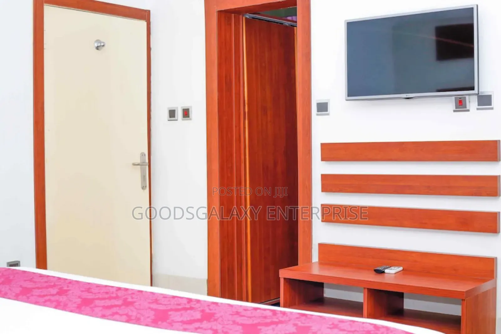 104 Rooms Beautiful Property With Conference Rooms for Sale