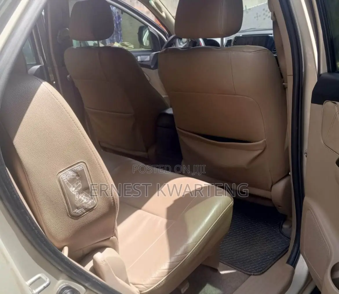 Toyota Fortuner 2015 Gold