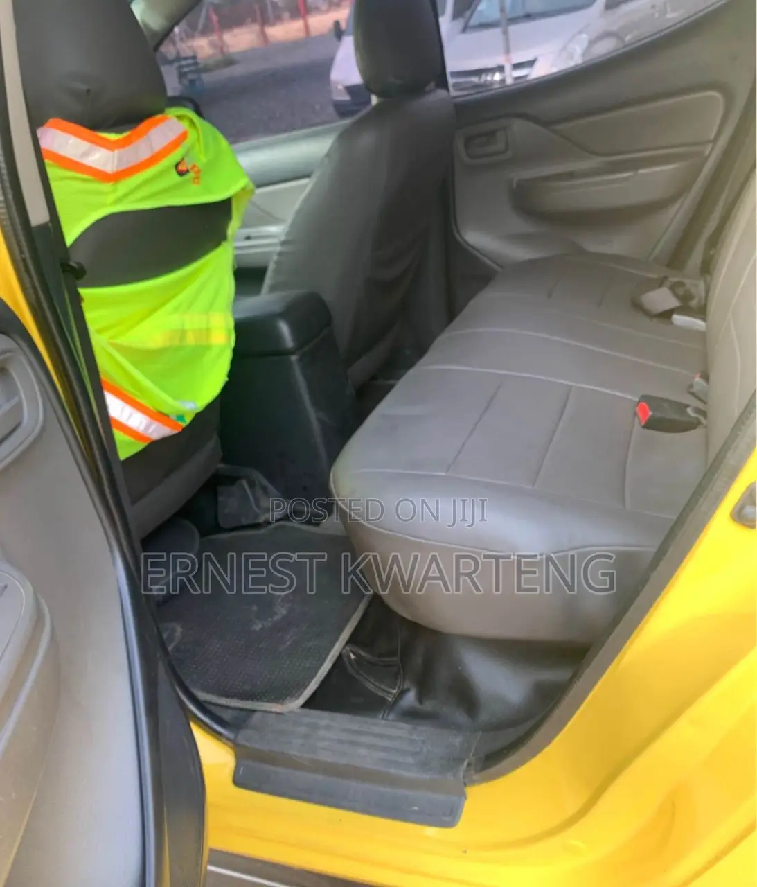 Mitsubishi L200 2019 Yellow