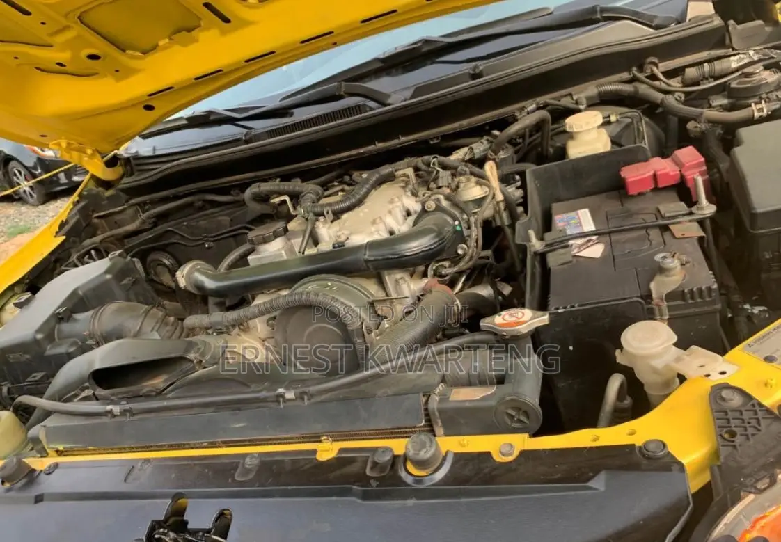 Mitsubishi L200 2019 Yellow