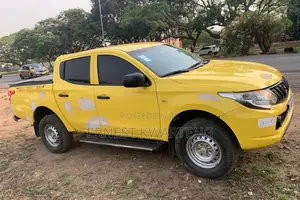 Mitsubishi L200 2019 Yellow