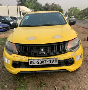 Mitsubishi L200 2019 Yellow