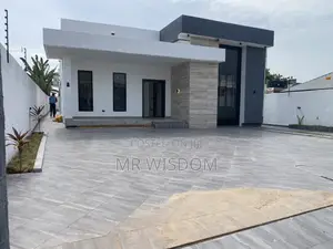 4bdrm Bungalow in Lakeside Estate for sale