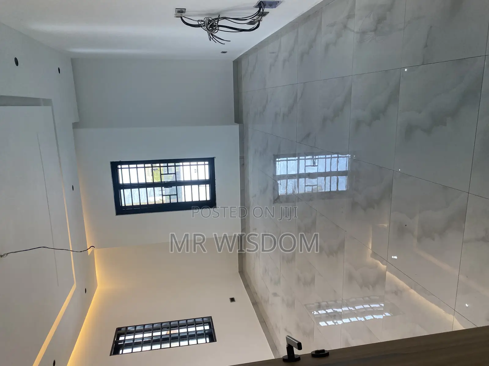 4bdrm Bungalow in Lakeside Estate for sale