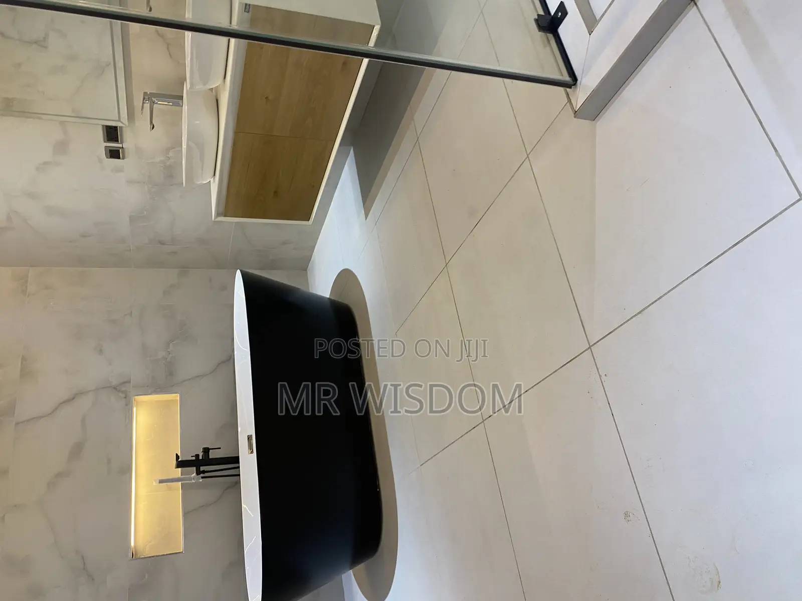 4bdrm Bungalow in Lakeside Estate for sale