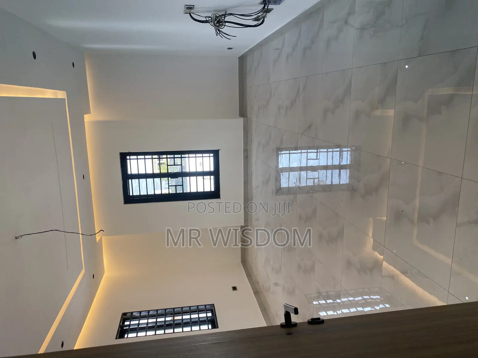 4bdrm Bungalow in Lakeside Estate for sale
