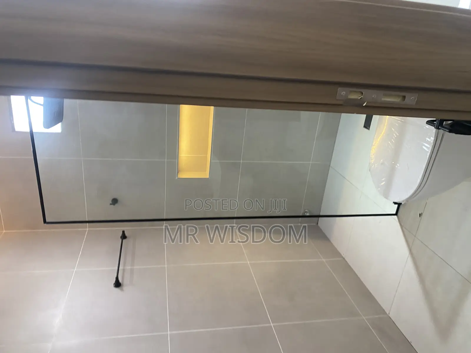 4bdrm Bungalow in Lakeside Estate for sale