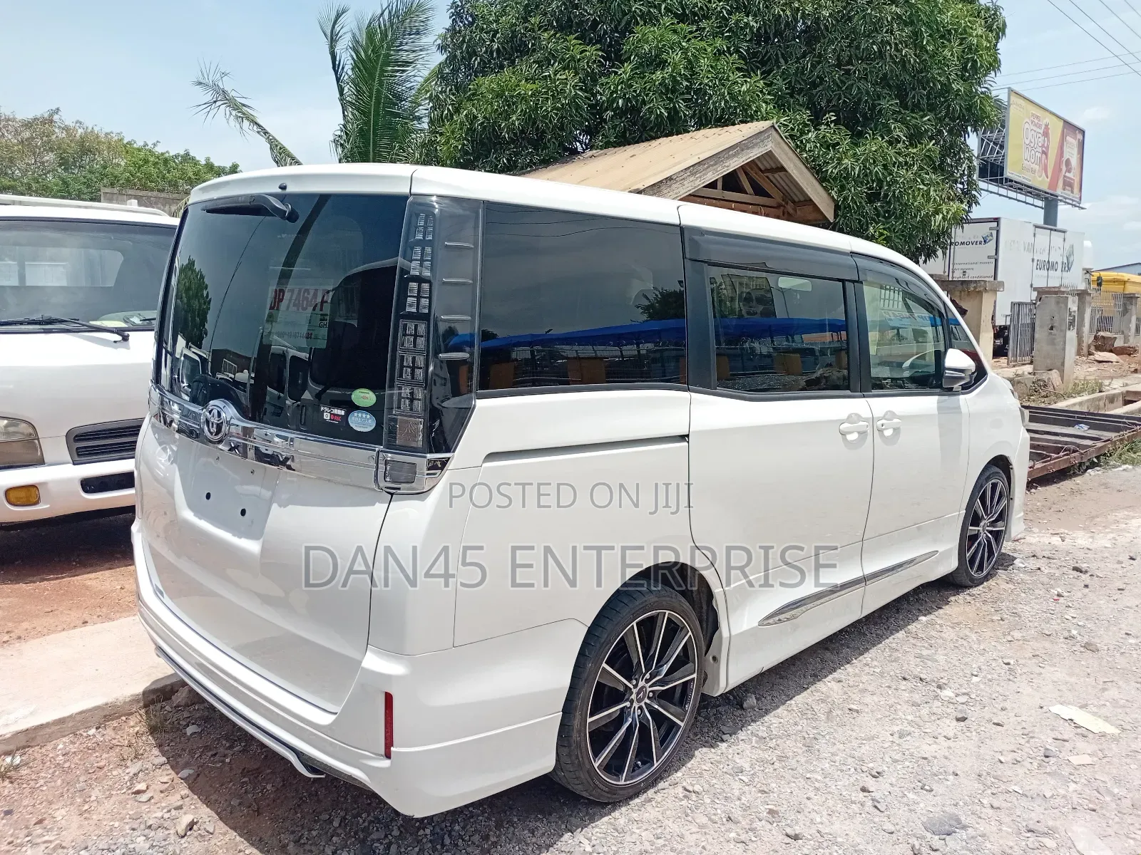 Toyota Voxy 2015 White