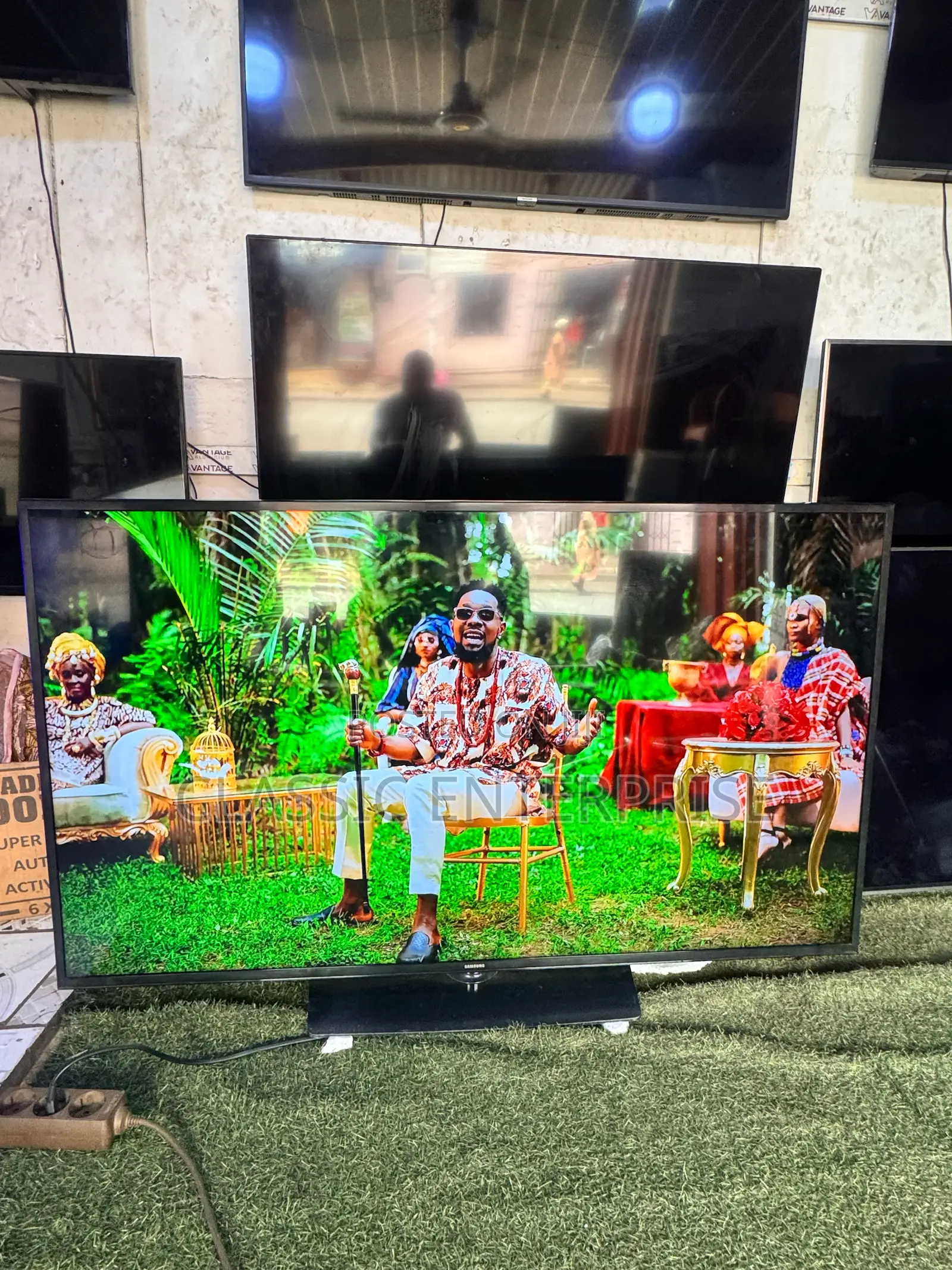 Samsung 55 Inches Uhd Satellite Graphics Over 450 Free Channels