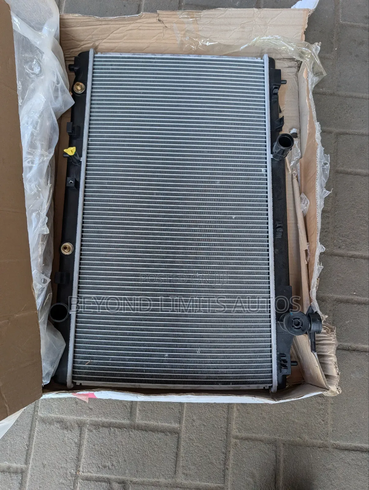 Toyota Camry 2007,2008,2019,2010,2011 Radiator / Water Tank