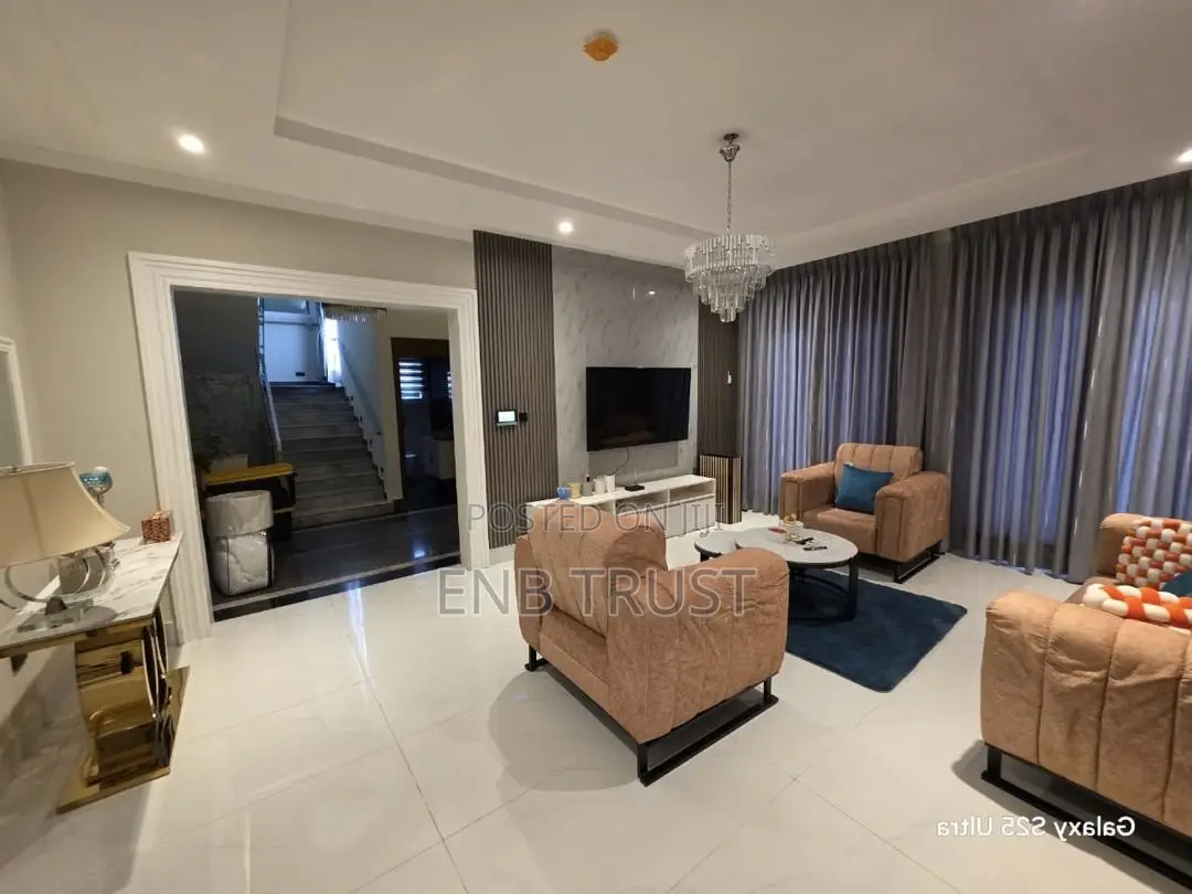 Furnished 5bdrm Townhouse / Terrace in Airport West for rent