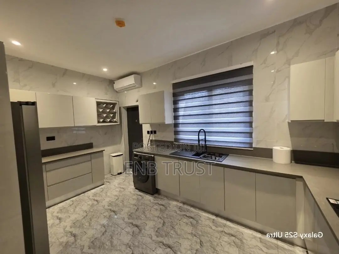 Furnished 5bdrm Townhouse / Terrace in Airport West for rent