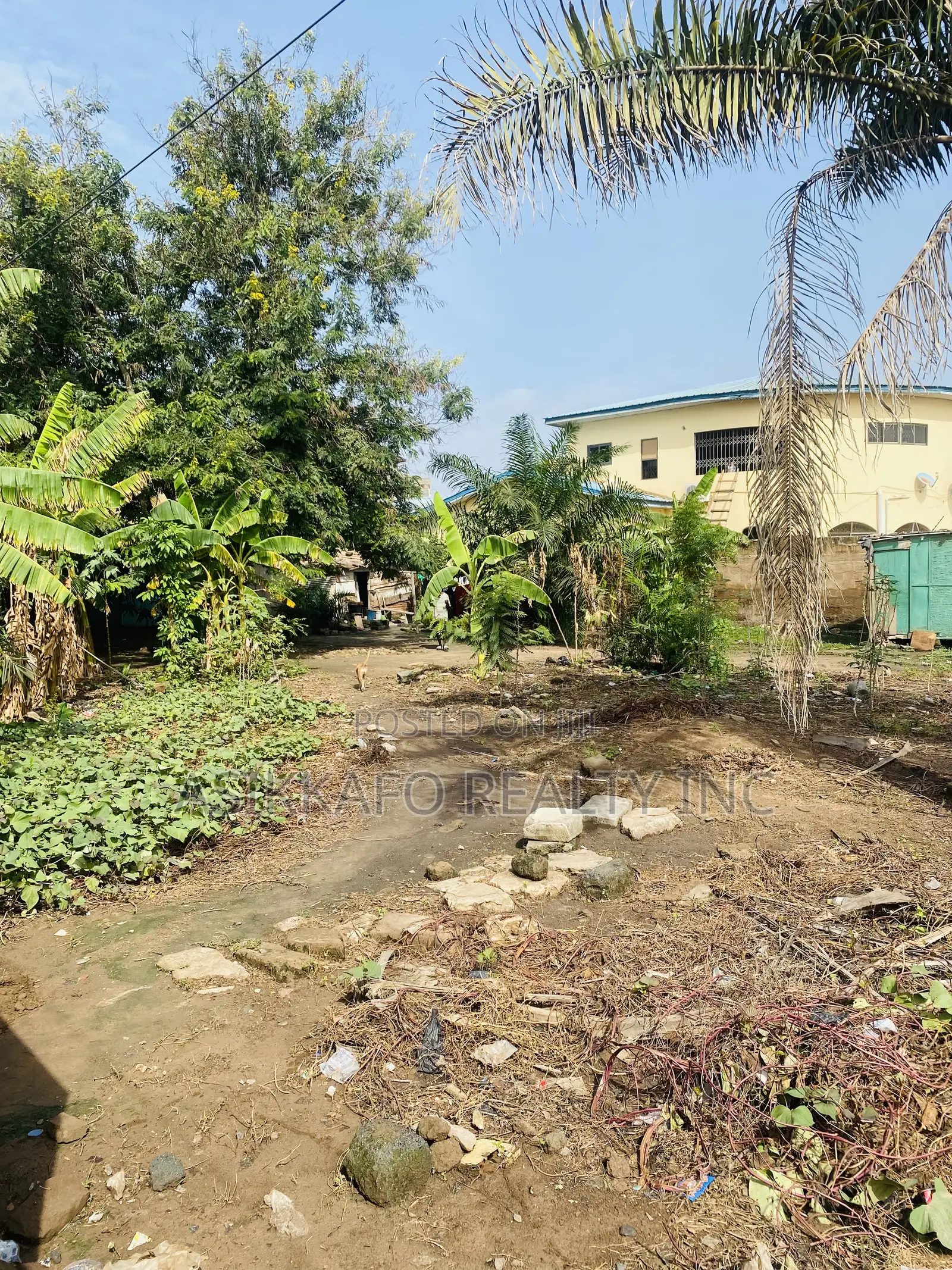 Title Plot of Land Selling in Adjiringanor Motorway