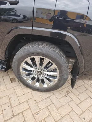 Toyota Land Cruiser 2022 Black