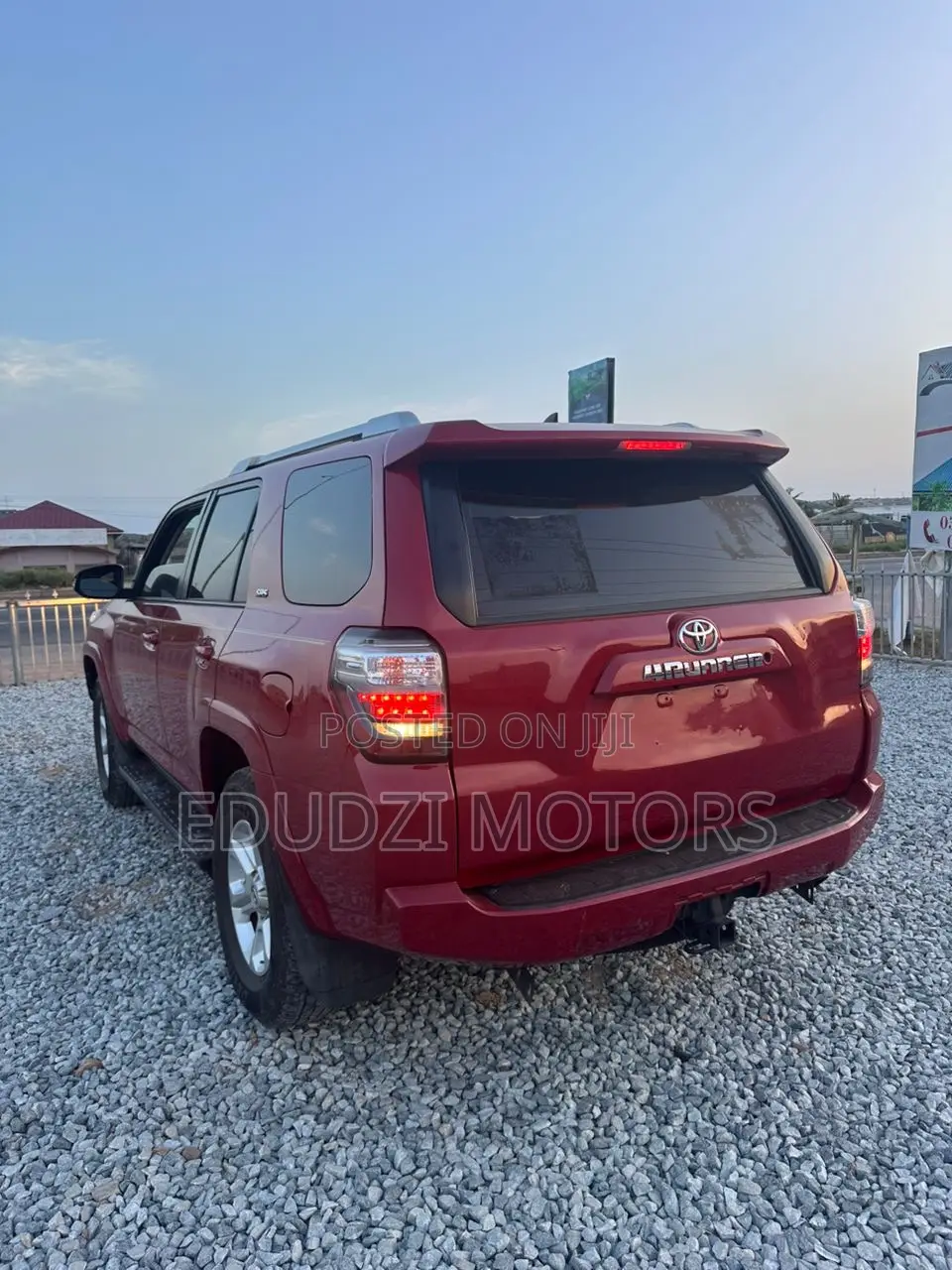 Toyota 4-Runner SR5 Premium 4dr 4x4 (4.0L 6cyl 5A) 2016 Red