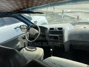 Toyota HiAce 2002 Blue
