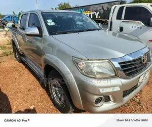 Toyota Hilux 2012 Gray