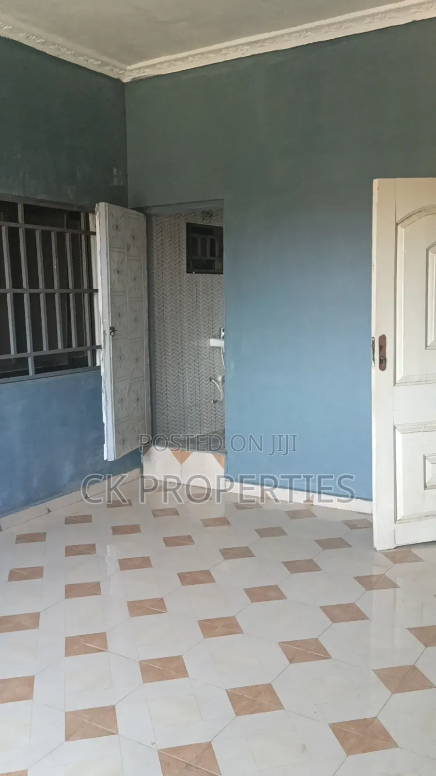 Mini Flat in Pillar 2 for rent