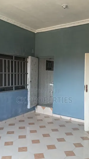 Mini Flat in Pillar 2 for rent