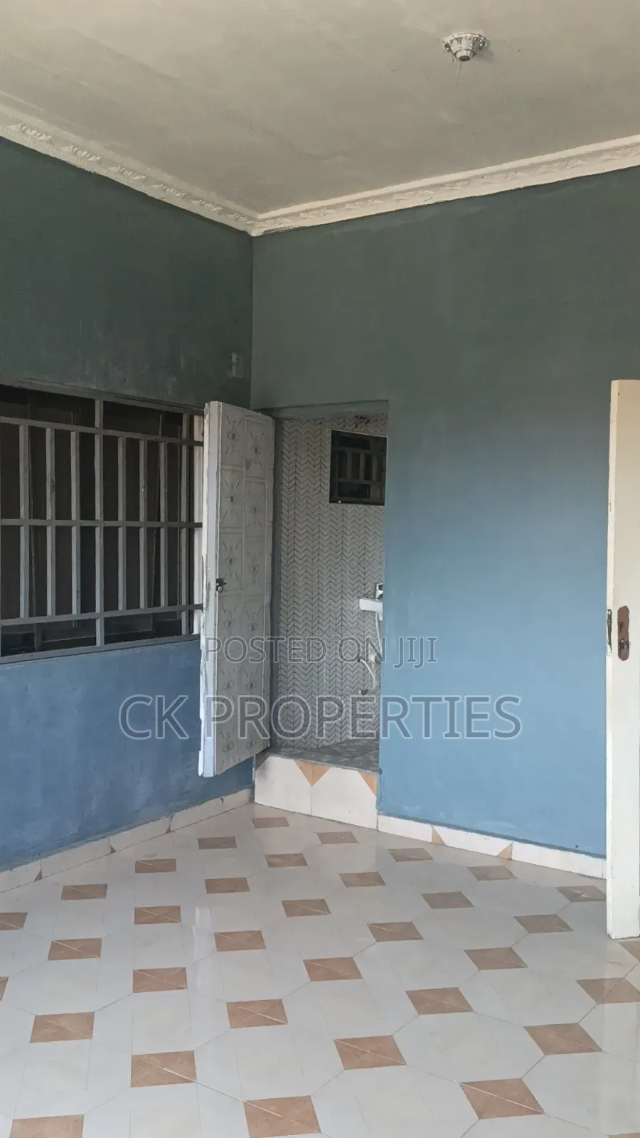 Mini Flat in Pillar 2 for rent