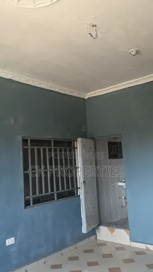 Mini Flat in Pillar 2 for rent