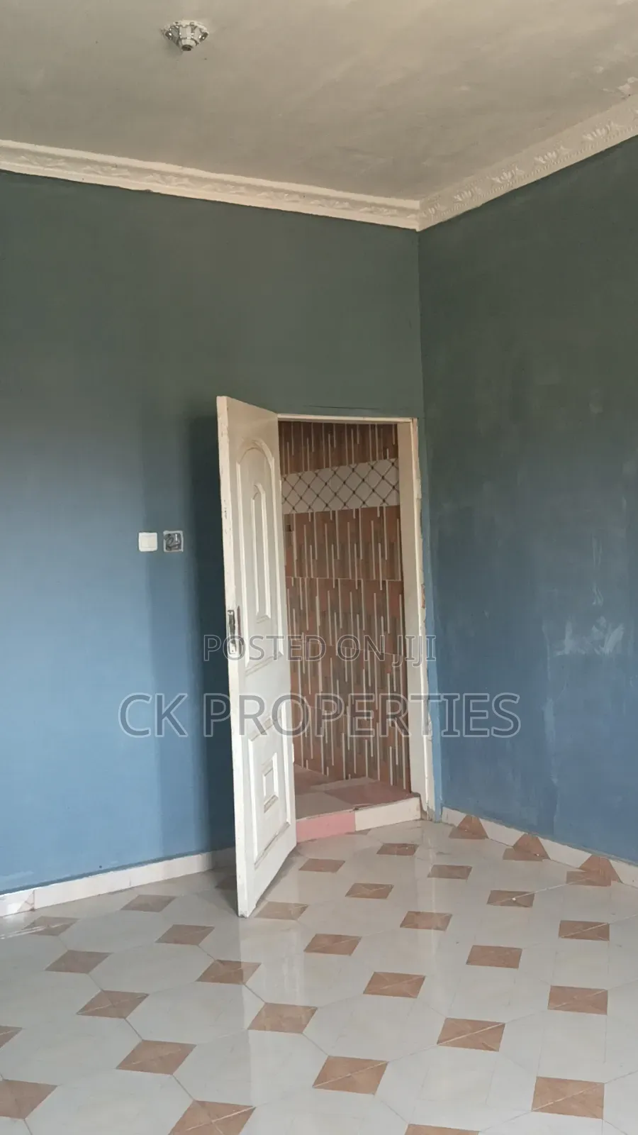 Mini Flat in Pillar 2 for rent
