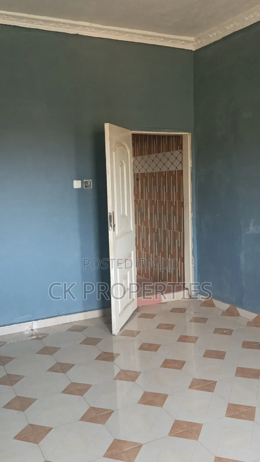 Mini Flat in Pillar 2 for rent